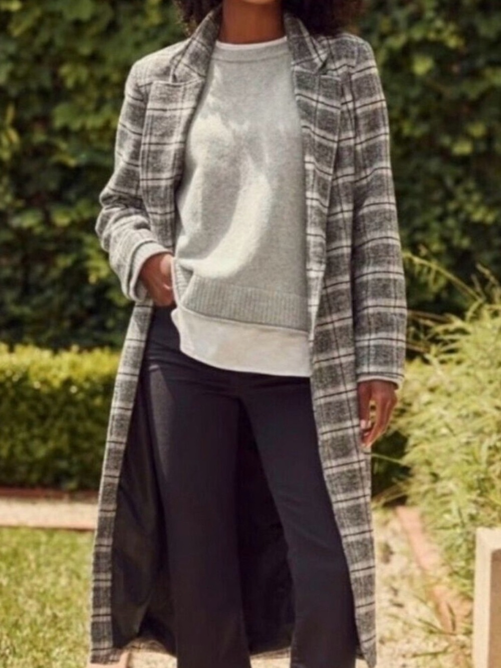 Evereve Oversized Black, White and Gray Plaid Trench Coat